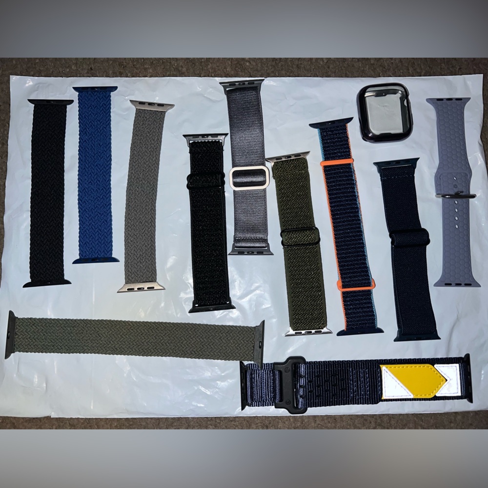 11 Apple Watch band / 1 case